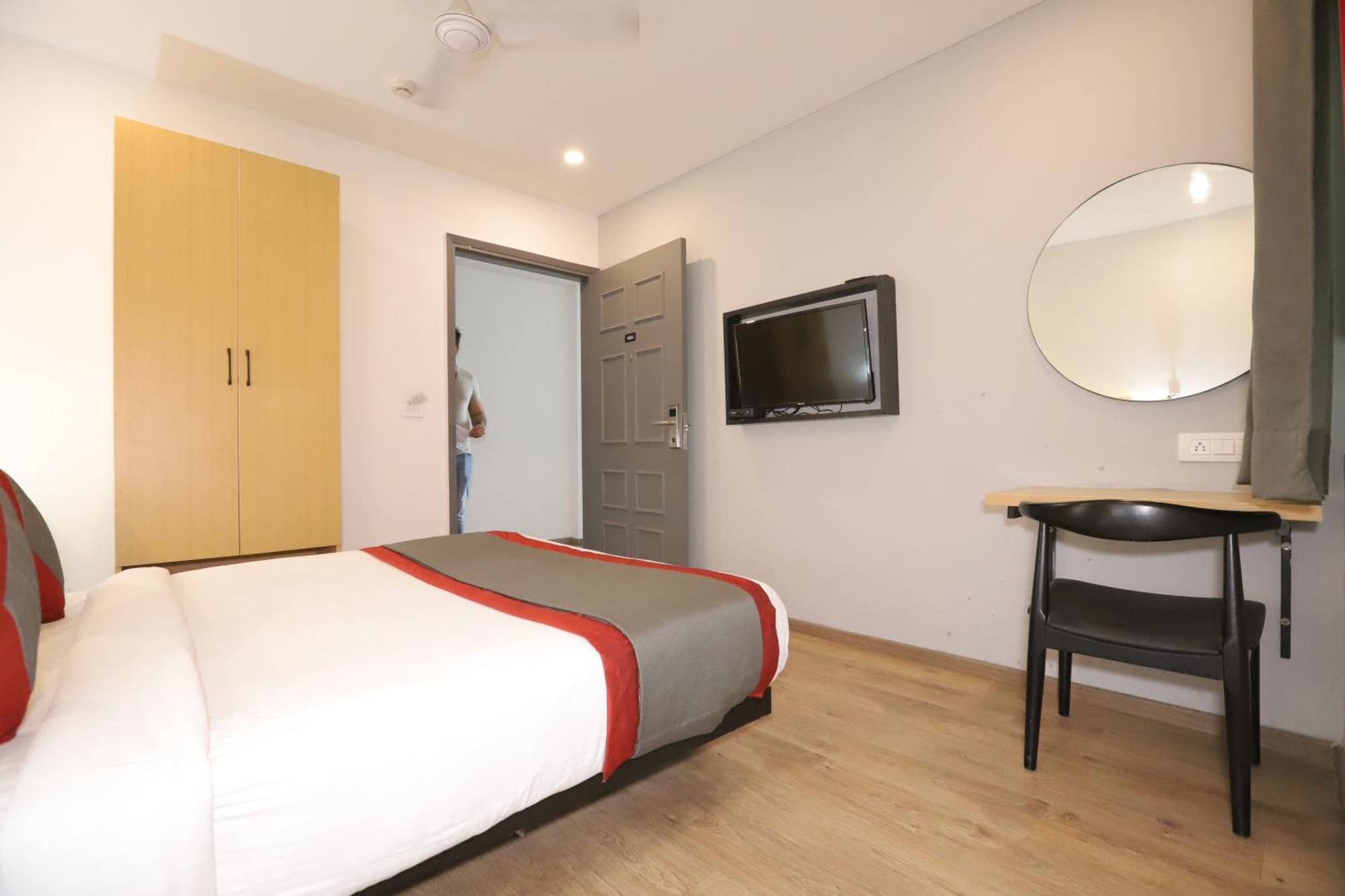 Qotel Hotel Ip Residency East Delhi Preet Vihar Yeni Delhi Dış mekan fotoğraf