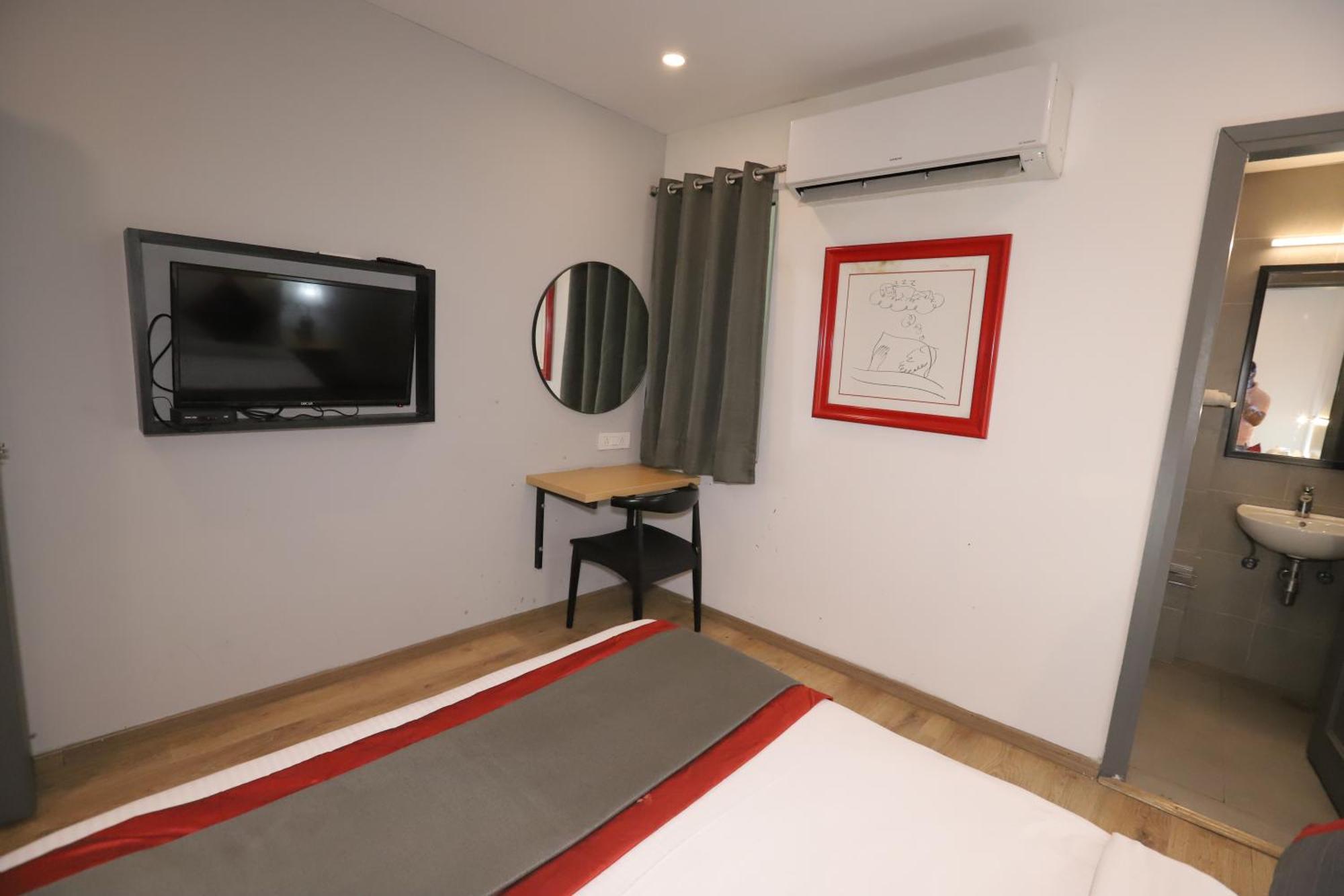 Qotel Hotel Ip Residency East Delhi Preet Vihar Yeni Delhi Dış mekan fotoğraf