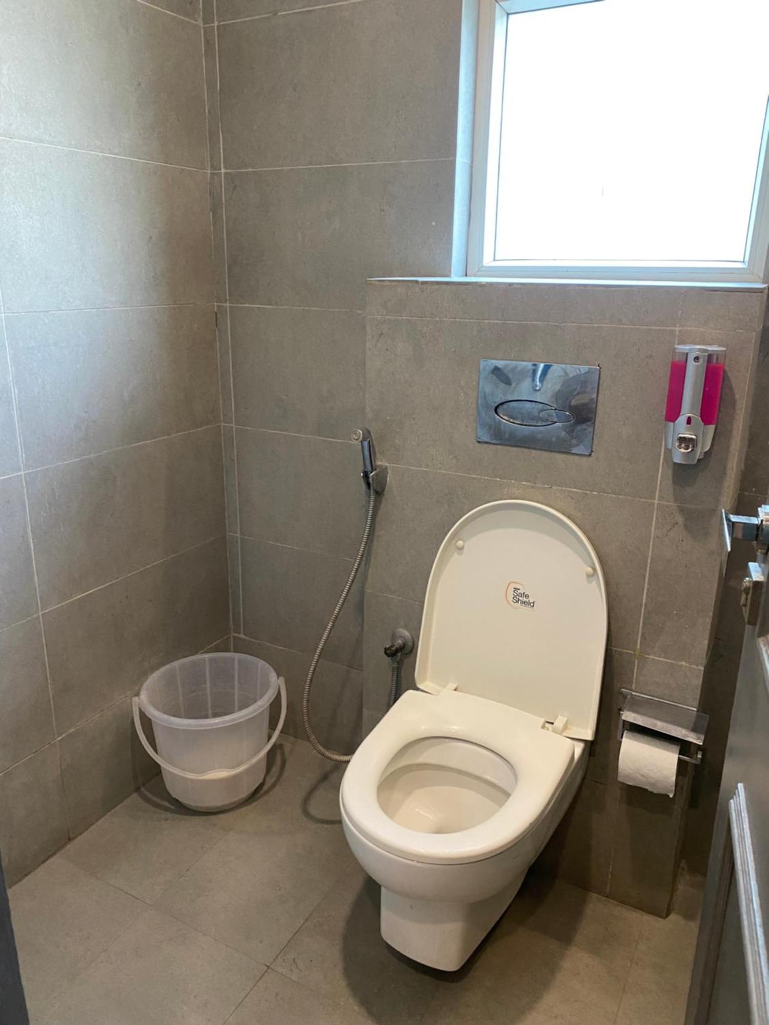 Qotel Hotel Ip Residency East Delhi Preet Vihar Yeni Delhi Dış mekan fotoğraf